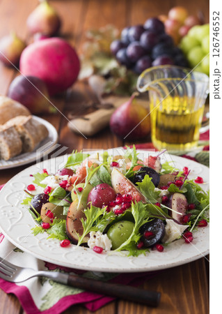 無花果と葡萄のサラダ 126746552