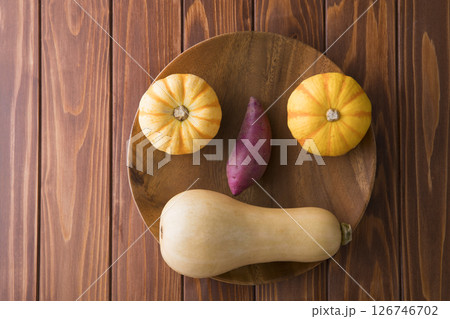 秋野菜の顔 126746702