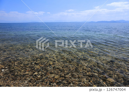 琵琶湖の澄んだ水面 126747004
