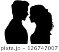 向かい合う男女のシルエット 126747007