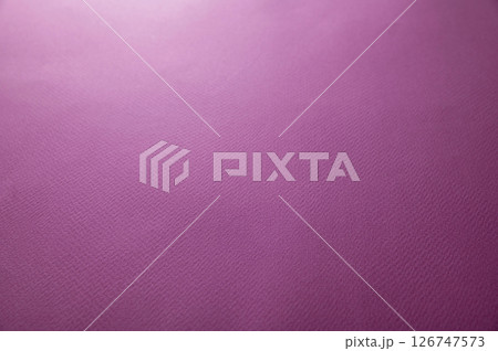 紫色の紙の背景素材 126747573