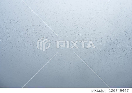 雨の日 水滴 梅雨 初夏 5月 6月 車窓 車の窓 雨の日 水滴 梅雨 初夏 5月 6月 車窓 車の窓 126749447