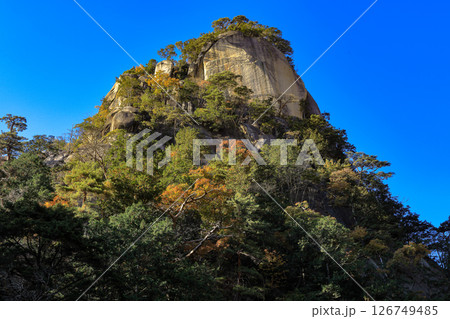 国の特別名勝　昇仙峡覚円峰紅葉 126749485