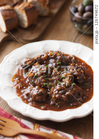 牛スネ肉の赤ワイン煮込み 牛スネ肉の赤ワイン煮込み 126749672