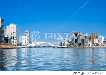 隅田川の風景 東京スカイツリーと永代橋 隅田川の風景 東京スカイツリーと永代橋 126749773