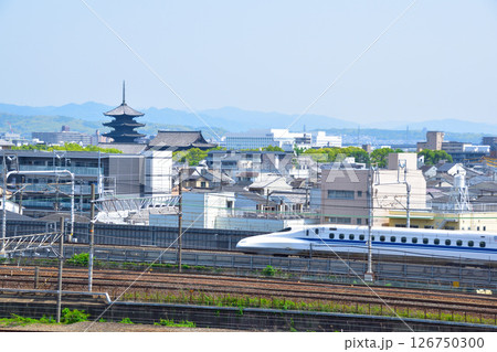 京都旅行　新幹線　東寺 126750300