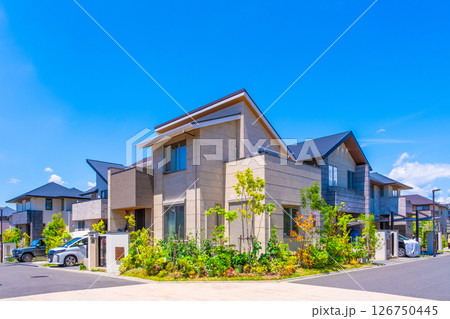 電柱のない閑静な住宅街 電柱のない閑静な住宅街 126750445