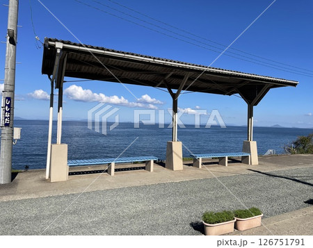 海を望む駅 126751791