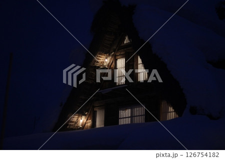 五箇山合掌造り 126754182