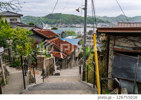 《広島県》尾道・坂の街の風景 126755016