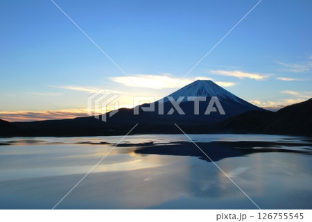 本栖湖 から 爽やかな朝 本栖湖 から 爽やかな朝 126755545