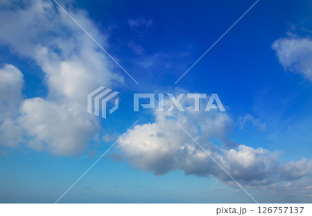 Blue sky with perfec cumulus clouds 126757137