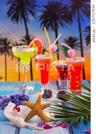 Cocktails margarita sex on the beach colorful tropical 126757634