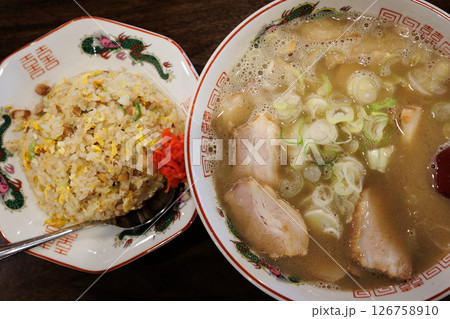 煮干ラーメンとチャーハンセット 煮干ラーメンとチャーハンセット 126758910