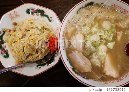 煮干ラーメンとチャーハンセット 煮干ラーメンとチャーハンセット 126758912