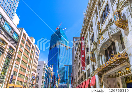 日本の東京都市景観5月。日本橋や日本橋一丁目の再開発事業などを望む。新たな未来へ… 126760510