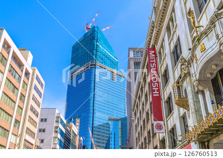 日本の東京都市景観5月。日本橋や日本橋一丁目の再開発事業などを望む。新たな未来へ… 126760513