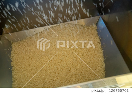 コイン精米機の白米出口 コイン精米機の白米出口 126760701