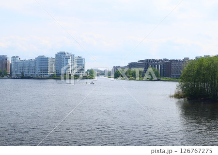 Experience the Scenic Waterfront View that beautifully combines Urban Landscape with Nature 126767275