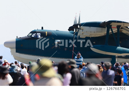 海上自衛隊　US-2　プロペラ機　航空祭 救難機 126768701
