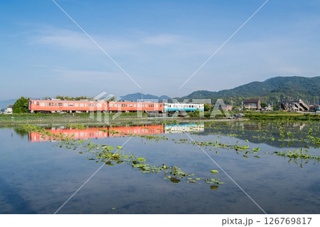 【高徳線】平日早朝に徳島駅へ向かう普通列車 126769817
