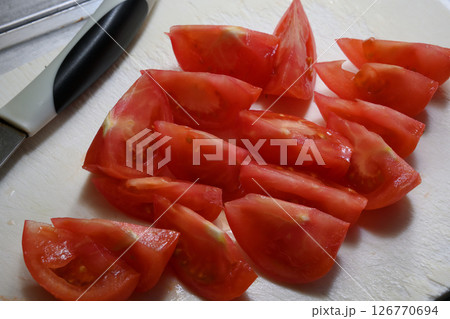 カットトマト 126770694