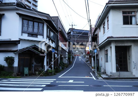 三宜楼坂の古い街並み(福岡県北九州市門司区本町) 三宜楼坂の古い街並み(福岡県北九州市門司区本町) 126770997