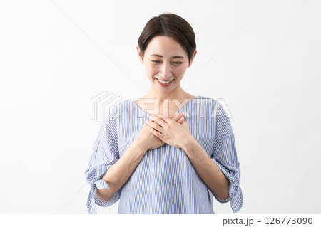 私服姿の女性 ライフスタイルイメージ 私服姿の女性 ライフスタイルイメージ 126773090