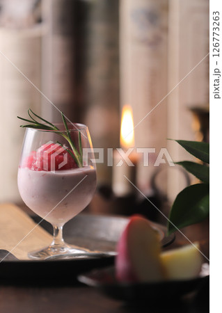 苺のスムージー 苺のスムージー 126773263