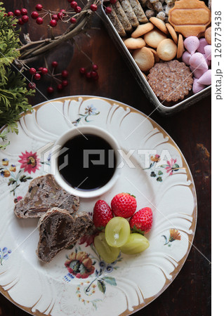 クッキーとシュトーレンのおやつ 126773438