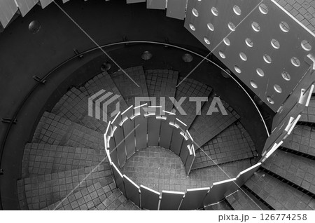 螺旋の静寂 126774258