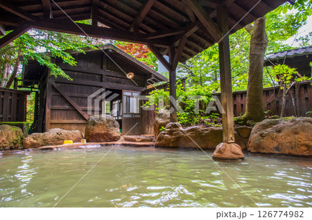 新緑の露天風呂『奥飛騨温泉郷・平湯温泉・平湯の湯』　 126774982