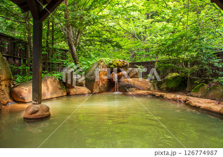 新緑の露天風呂『奥飛騨温泉郷・平湯温泉・平湯の湯』 新緑の露天風呂『奥飛騨温泉郷・平湯温泉・平湯の湯』 126774987