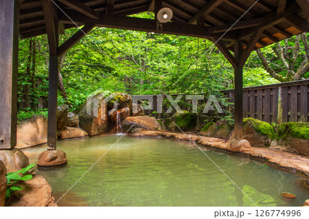 新緑の露天風呂『奥飛騨温泉郷・平湯温泉・平湯の湯』　 126774996