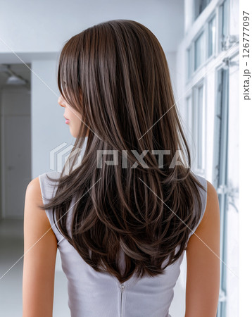 【 ヘアスタイル 見本 】 女性 カットモデル ヘアカタログ ロングヘア ビューティーイメージ 126777097