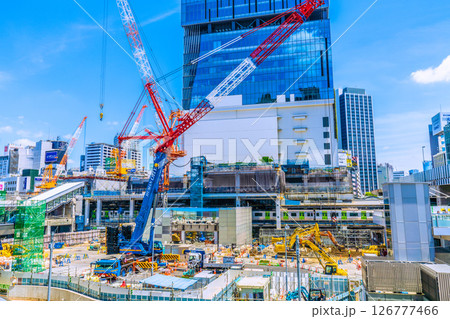 日本の東京都市景観 さよなら渋谷駅西口。中央のビルの解体が進み消滅間近…＝5月28日 126777466