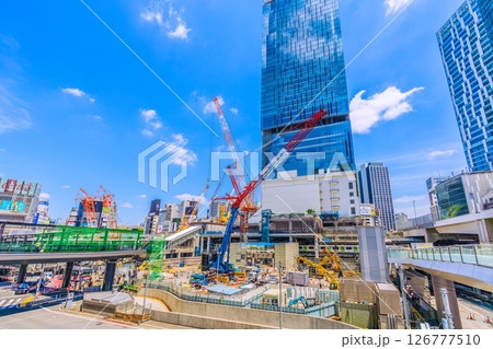 日本の東京都市景観 さよなら渋谷駅西口。中央のビルの解体が進み消滅間近…=28日 日本の東京都市景観 さよなら渋谷駅西口。中央のビルの解体が進み消滅間近…=28日 126777510