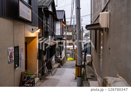 《広島県》尾道・坂の街の風景 126780347