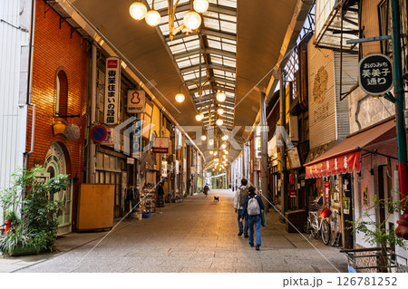 《広島県》尾道・本通り商店街 126781252