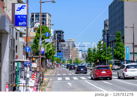 福岡市中央区唐人町方面の景色　唐人町の信号　天神方面 126781276