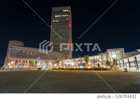 山形駅西口駅前広場から見る霞城セントラルの夜景　山形県山形市 126781432