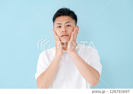 若い男性　スキンケア 126781697