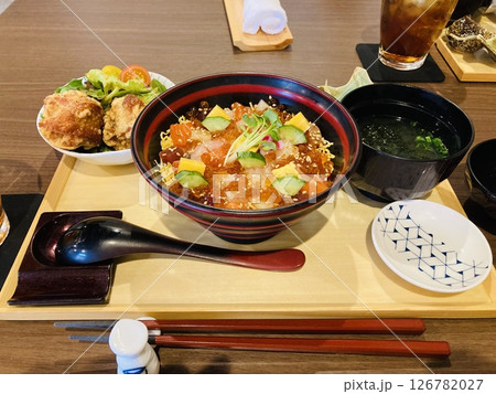海鮮丼 126782027
