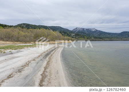 恐山の中心に位置する宇曽利湖 126782460