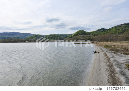 恐山の中心に位置する宇曽利湖 126782461