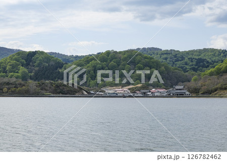 宇曽利湖畔から見る霊場恐山 宇曽利湖畔から見る霊場恐山 126782462