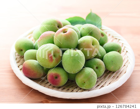 青梅 ( 紀州南高梅 ) 青梅 ( 紀州南高梅 ) 126784241