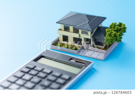 住宅と電卓 住宅と電卓 126784603