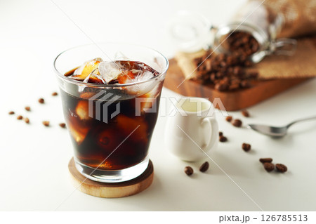 アイスコーヒー(白バック) 126785513