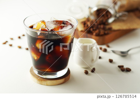 アイスコーヒー(白バック) 126785514